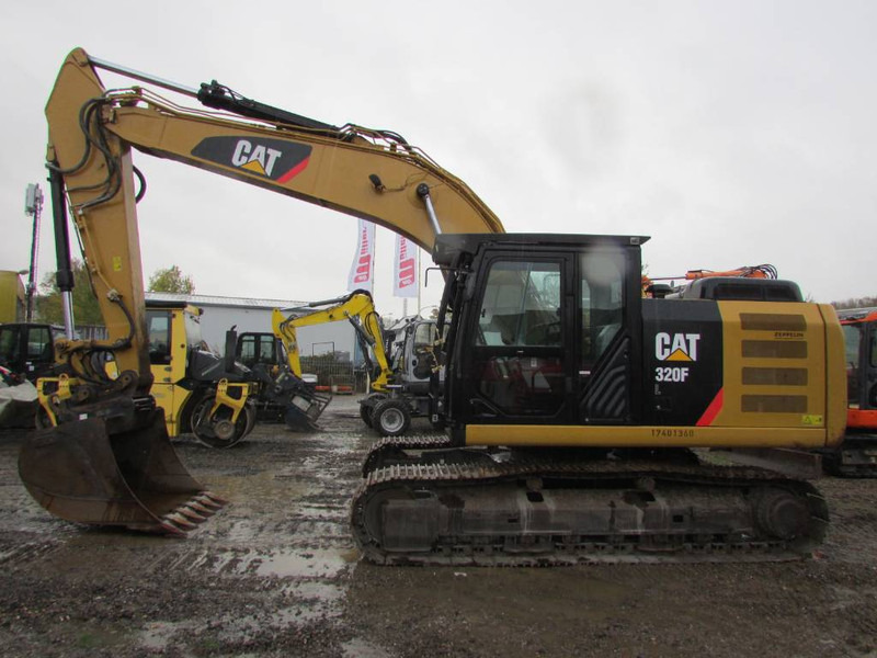 Cat 320 FL Kettenbagger 65.000 EUR - Telakaivukone: kuva Cat 320 FL Kettenbagger 65.000 EUR - Telakaivukone Cat 320 FL Kettenbagger 65.000 EUR - Telakaivukone: kuva Cat 320 FL Kettenbagger 65.000 EUR - Telakaivukone