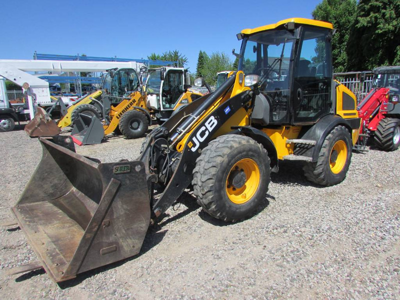 JCB 409 Radlader 29.000 EUR - Pyöräkuormaaja: kuva JCB 409 Radlader 29.000 EUR - Pyöräkuormaaja JCB 409 Radlader 29.000 EUR - Pyöräkuormaaja: kuva JCB 409 Radlader 29.000 EUR - Pyöräkuormaaja