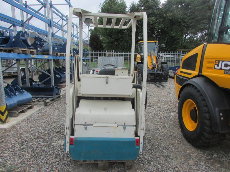 TENNANT 6200U01 964 Kehrmaschine 1.000 EUR - Lakaisuauto: kuva TENNANT 6200U01 964 Kehrmaschine 1.000 EUR - Lakaisuauto TENNANT 6200U01 964 Kehrmaschine 1.000 EUR - Lakaisuauto: kuva TENNANT 6200U01 964 Kehrmaschine 1.000 EUR - Lakaisuauto