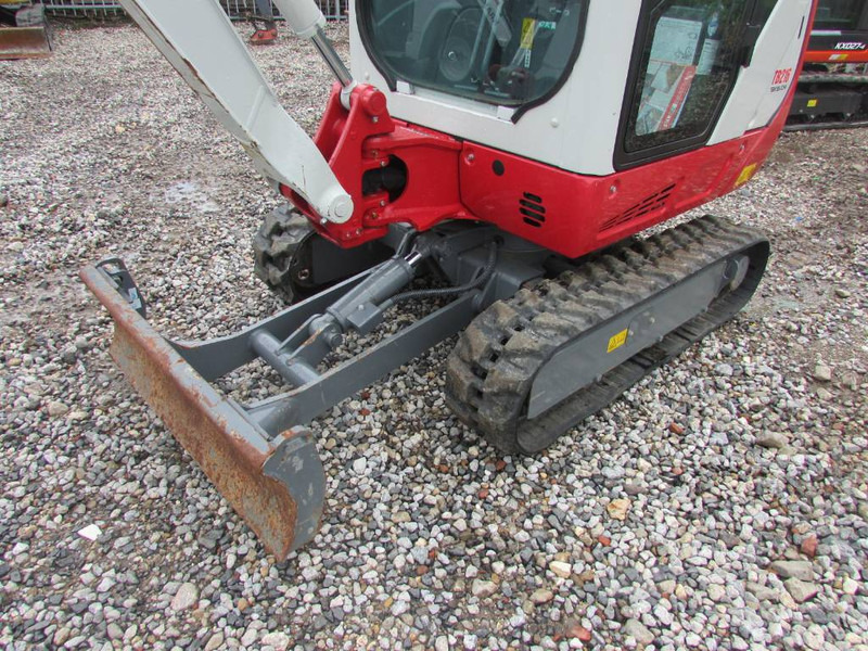 Takeuchi TB 216 V3 Minibagger 25.500 EUR - Minikuormaaja: kuva Takeuchi TB 216 V3 Minibagger 25.500 EUR - Minikuormaaja Takeuchi TB 216 V3 Minibagger 25.500 EUR - Minikuormaaja: kuva Takeuchi TB 216 V3 Minibagger 25.500 EUR - Minikuormaaja