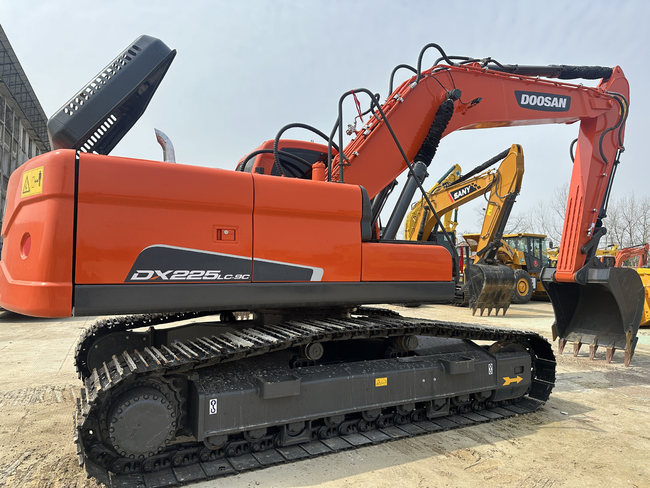 DOOSAN DX225LC-9C - Telakaivukone: kuva DOOSAN DX225LC-9C - Telakaivukone DOOSAN DX225LC-9C - Telakaivukone: kuva DOOSAN DX225LC-9C - Telakaivukone