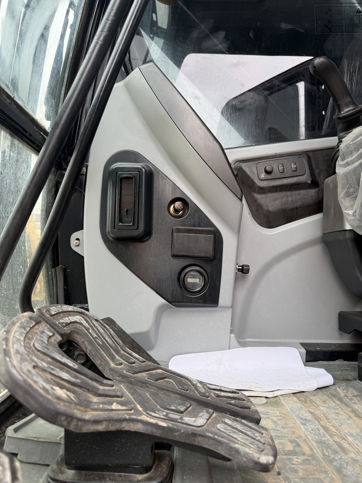 HYUNDAI HX220HD - Telakaivukone: kuva HYUNDAI HX220HD - Telakaivukone HYUNDAI HX220HD - Telakaivukone: kuva HYUNDAI HX220HD - Telakaivukone