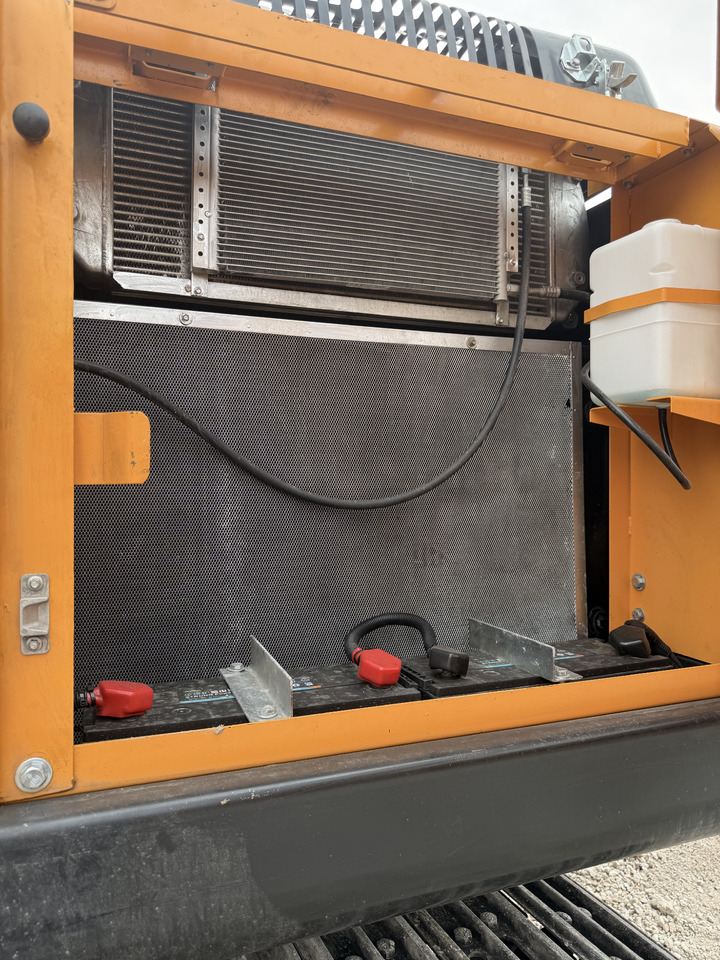 HYUNDAI HX220HD - Telakaivukone: kuva HYUNDAI HX220HD - Telakaivukone HYUNDAI HX220HD - Telakaivukone: kuva HYUNDAI HX220HD - Telakaivukone