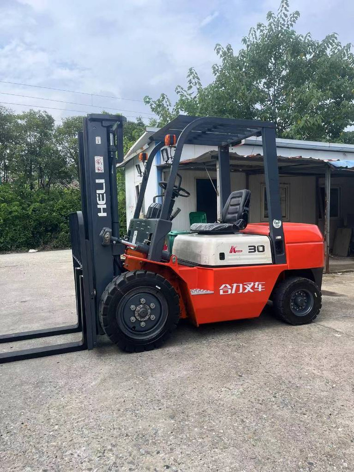 Heli K30 - Vastapainotrukki: kuva Heli K30 - Vastapainotrukki Heli K30 - Vastapainotrukki: kuva Heli K30 - Vastapainotrukki