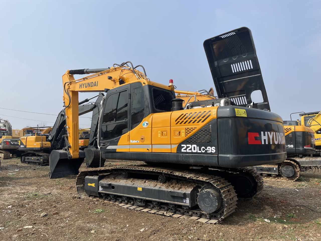 Hyundai R220LC-9S - Telakaivukone: kuva Hyundai R220LC-9S - Telakaivukone Hyundai R220LC-9S - Telakaivukone: kuva Hyundai R220LC-9S - Telakaivukone
