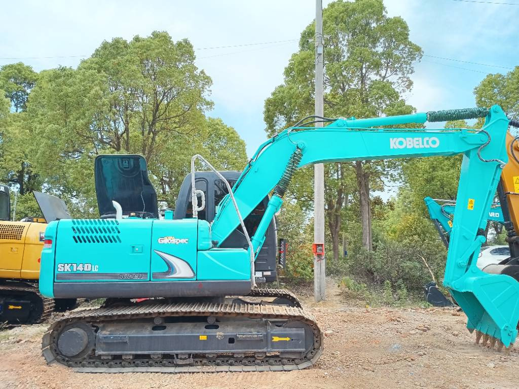 KOBELCO SK140 - Telakaivukone: kuva KOBELCO SK140 - Telakaivukone KOBELCO SK140 - Telakaivukone: kuva KOBELCO SK140 - Telakaivukone