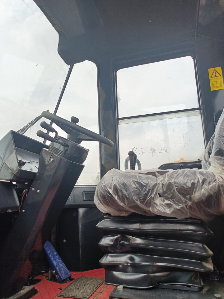 KOMATSU WA380-3 - Pyöräkuormaaja: kuva KOMATSU WA380-3 - Pyöräkuormaaja KOMATSU WA380-3 - Pyöräkuormaaja: kuva KOMATSU WA380-3 - Pyöräkuormaaja