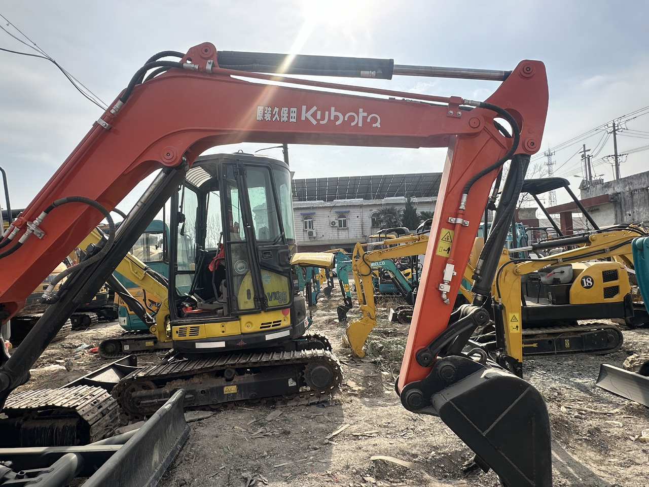 KUBOTA U35-5 - Minikuormaaja: kuva KUBOTA U35-5 - Minikuormaaja KUBOTA U35-5 - Minikuormaaja: kuva KUBOTA U35-5 - Minikuormaaja