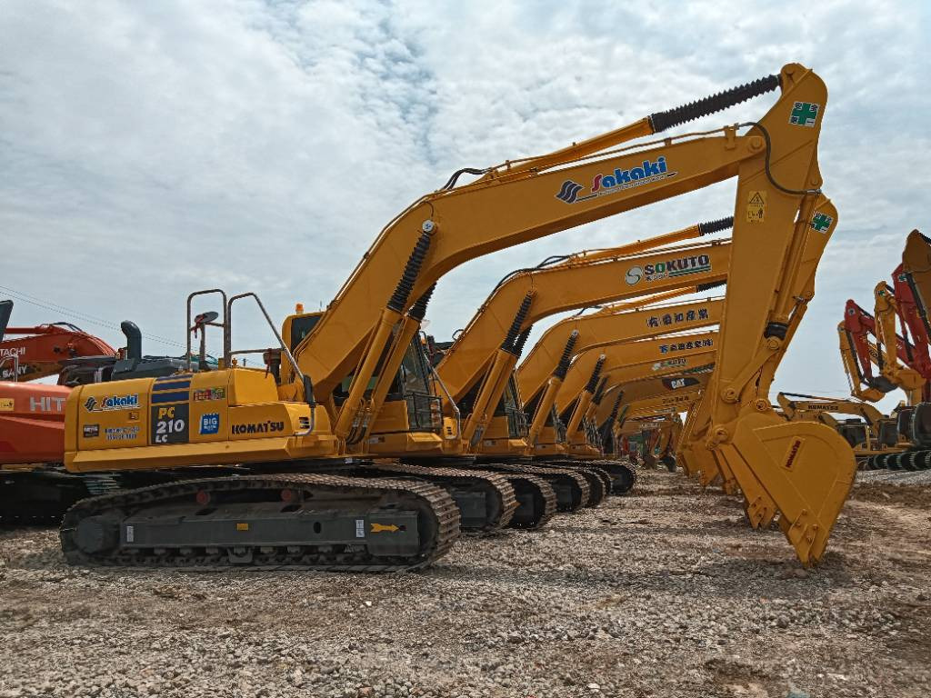 Komatsu PC 210-8 - Telakaivukone: kuva Komatsu PC 210-8 - Telakaivukone Komatsu PC 210-8 - Telakaivukone: kuva Komatsu PC 210-8 - Telakaivukone