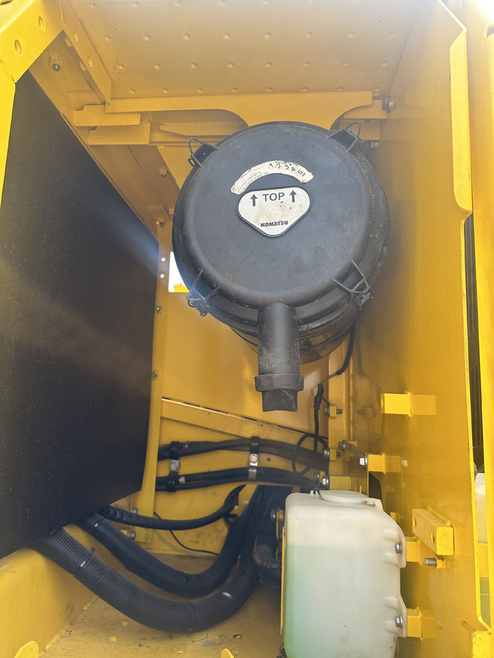 Komatsu PC 240 LC-8 - Telakaivukone: kuva Komatsu PC 240 LC-8 - Telakaivukone Komatsu PC 240 LC-8 - Telakaivukone: kuva Komatsu PC 240 LC-8 - Telakaivukone