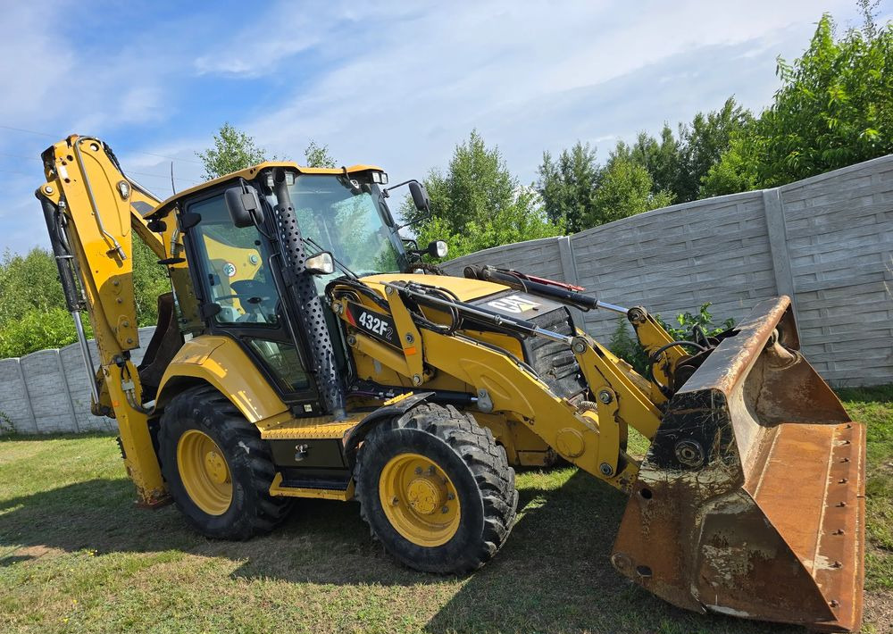 Caterpillar - Kaivuri-trukki: kuva  Caterpillar - Kaivuri-trukki Caterpillar - Kaivuri-trukki: kuva  Caterpillar - Kaivuri-trukki