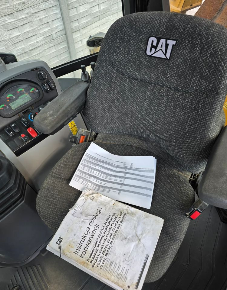 Caterpillar - Kaivuri-trukki: kuva Caterpillar - Kaivuri-trukki Caterpillar - Kaivuri-trukki: kuva Caterpillar - Kaivuri-trukki