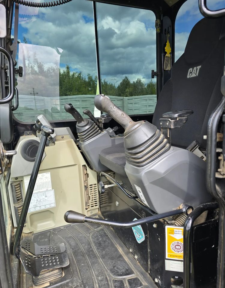 Caterpillar - Telakaivukone: kuva Caterpillar - Telakaivukone Caterpillar - Telakaivukone: kuva Caterpillar - Telakaivukone