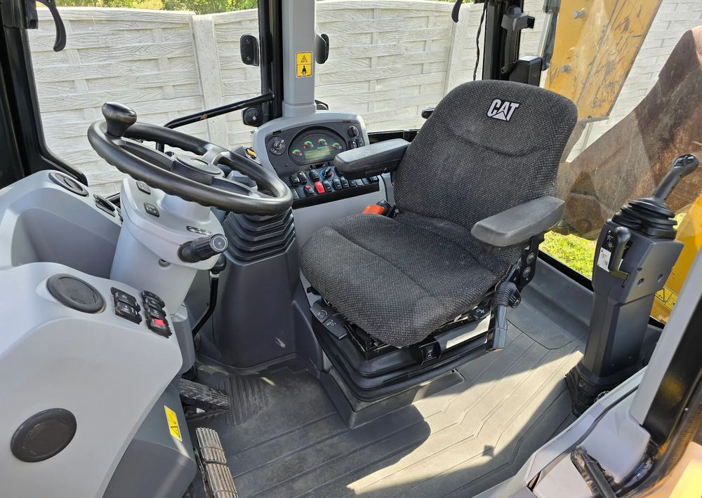 Caterpillar - Kaivuri-trukki: kuva  Caterpillar - Kaivuri-trukki Caterpillar - Kaivuri-trukki: kuva  Caterpillar - Kaivuri-trukki