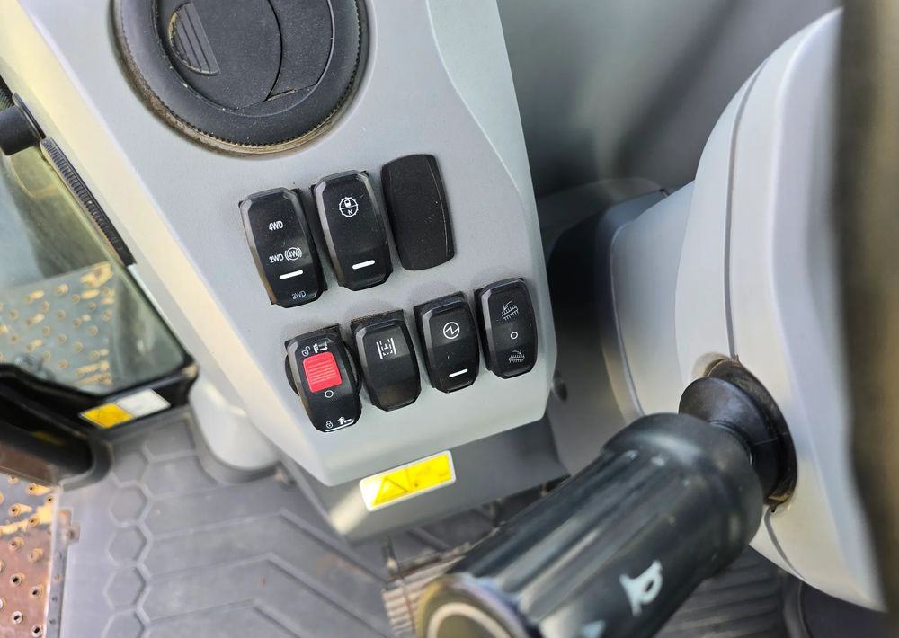 Caterpillar - Kaivuri-trukki: kuva  Caterpillar - Kaivuri-trukki Caterpillar - Kaivuri-trukki: kuva  Caterpillar - Kaivuri-trukki