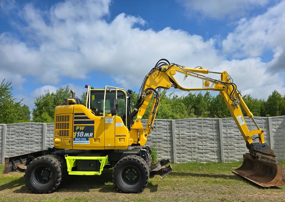 Komatsu - Pyöräalustainen kaivinkone: kuva Komatsu - Pyöräalustainen kaivinkone Komatsu - Pyöräalustainen kaivinkone: kuva Komatsu - Pyöräalustainen kaivinkone