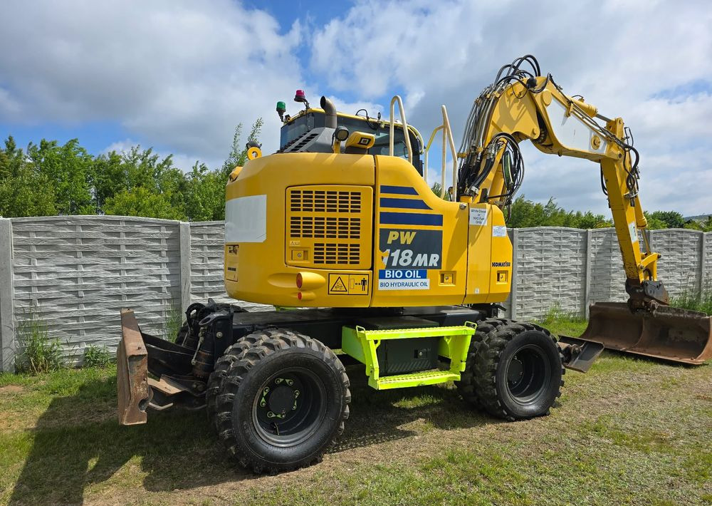 Komatsu - Pyöräalustainen kaivinkone: kuva Komatsu - Pyöräalustainen kaivinkone Komatsu - Pyöräalustainen kaivinkone: kuva Komatsu - Pyöräalustainen kaivinkone