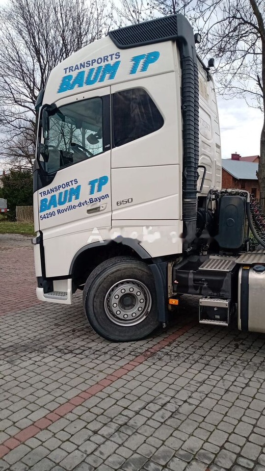 Volvo FH 16 - Vetopöytäauto: kuva Volvo FH 16 - Vetopöytäauto Volvo FH 16 - Vetopöytäauto: kuva Volvo FH 16 - Vetopöytäauto