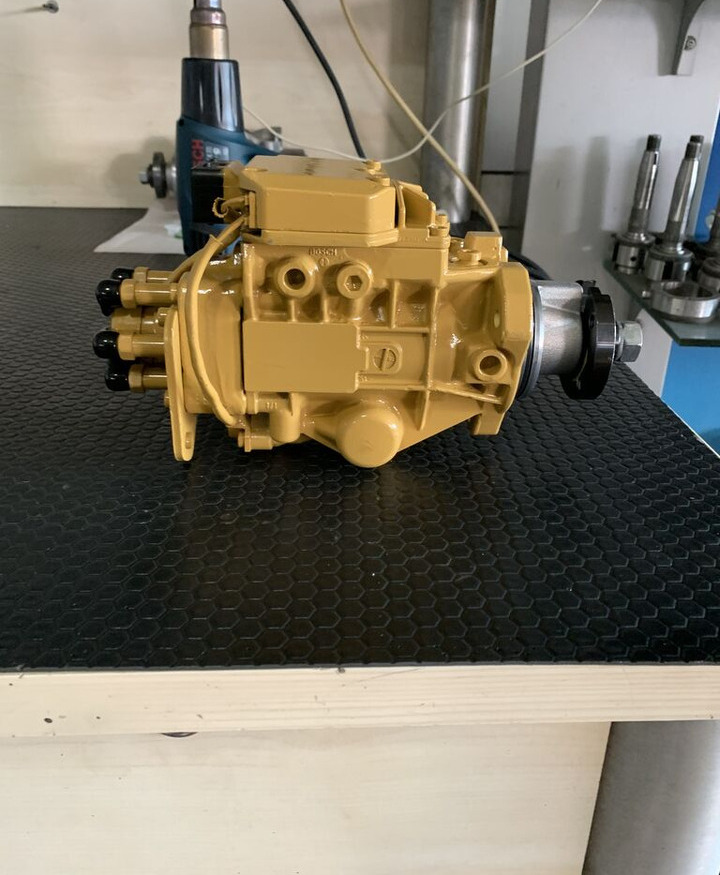 Bosch Caterpillar - Polttoainepumppu - Kuorma-auto: kuva Bosch Caterpillar - Polttoainepumppu - Kuorma-auto Bosch Caterpillar - Polttoainepumppu - Kuorma-auto: kuva Bosch Caterpillar - Polttoainepumppu - Kuorma-auto