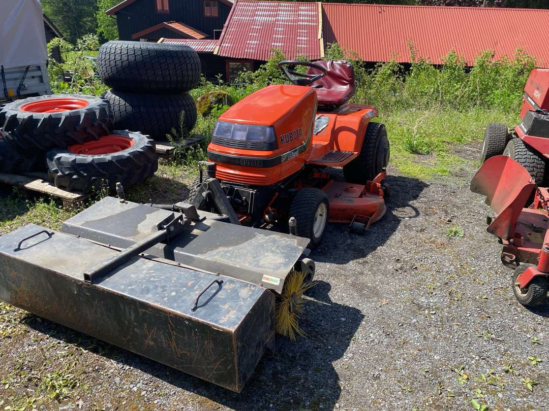 2000 Kubota G1700//Sitteklipper med feier og oppsamler - Ruohonleikkuri: kuva 2000 Kubota G1700//Sitteklipper med feier og oppsamler - Ruohonleikkuri 2000 Kubota G1700//Sitteklipper med feier og oppsamler - Ruohonleikkuri: kuva 2000 Kubota G1700//Sitteklipper med feier og oppsamler - Ruohonleikkuri