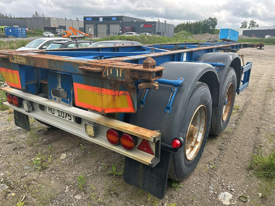 2004 Container-henger TURBO`HOET CONTAINERSEMITRAILER EU-godkjent - Konttialus/ Vaihtokuormatilat puoliperävaunu: kuva 2004 Container-henger TURBO`HOET CONTAINERSEMITRAILER EU-godkjent - Konttialus/ Vaihtokuormatilat puoliperävaunu 2004 Container-henger TURBO`HOET CONTAINERSEMITRAILER EU-godkjent - Konttialus/ Vaihtokuormatilat puoliperävaunu: kuva 2004 Container-henger TURBO`HOET CONTAINERSEMITRAILER EU-godkjent - Konttialus/ Vaihtokuormatilat puoliperävaunu