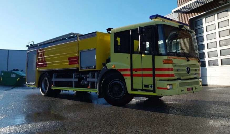2005 Mercedes-Benz Econic 1833L / 2,50m høyde / Water tanker / Firetruck - Paloauto: kuva 2005 Mercedes-Benz Econic 1833L / 2,50m høyde / Water tanker / Firetruck - Paloauto 2005 Mercedes-Benz Econic 1833L / 2,50m høyde / Water tanker / Firetruck - Paloauto: kuva 2005 Mercedes-Benz Econic 1833L / 2,50m høyde / Water tanker / Firetruck - Paloauto
