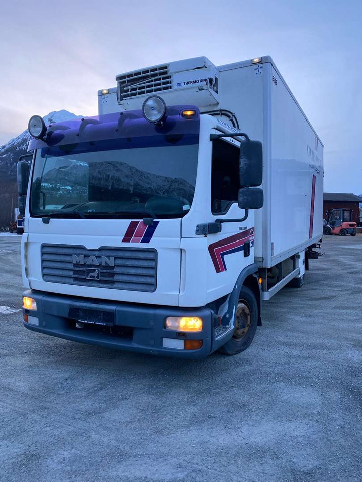 Umpikori kuorma-auto 2005 Skapbil MAN TGL 8.180 4X2 Euroklasse 4T(rep.-objekt): kuva Umpikori kuorma-auto 2005 Skapbil MAN TGL 8.180 4X2 Euroklasse 4T(rep.-objekt)