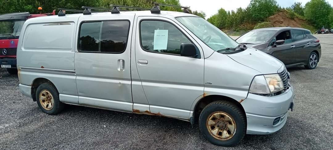 2008 Toyota Hiace 4WD og 2007 Toyota Hiace selges samlet - Henkilöauto: kuva 2008 Toyota Hiace 4WD og 2007 Toyota Hiace selges samlet - Henkilöauto 2008 Toyota Hiace 4WD og 2007 Toyota Hiace selges samlet - Henkilöauto: kuva 2008 Toyota Hiace 4WD og 2007 Toyota Hiace selges samlet - Henkilöauto