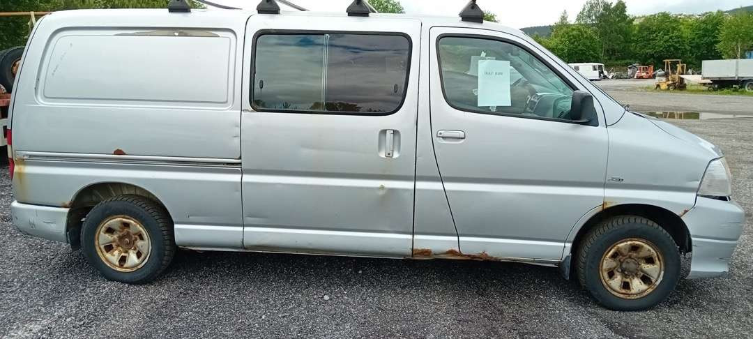 2008 Toyota Hiace 4WD og 2007 Toyota Hiace selges samlet - Henkilöauto: kuva 2008 Toyota Hiace 4WD og 2007 Toyota Hiace selges samlet - Henkilöauto 2008 Toyota Hiace 4WD og 2007 Toyota Hiace selges samlet - Henkilöauto: kuva 2008 Toyota Hiace 4WD og 2007 Toyota Hiace selges samlet - Henkilöauto