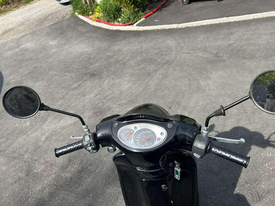 2011 Moped APRILIA APRILIA SCARABEO50 2T NERO APR - Moottoripyörän perävaunu: kuva 2011 Moped APRILIA APRILIA SCARABEO50 2T NERO APR - Moottoripyörän perävaunu 2011 Moped APRILIA APRILIA SCARABEO50 2T NERO APR - Moottoripyörän perävaunu: kuva 2011 Moped APRILIA APRILIA SCARABEO50 2T NERO APR - Moottoripyörän perävaunu