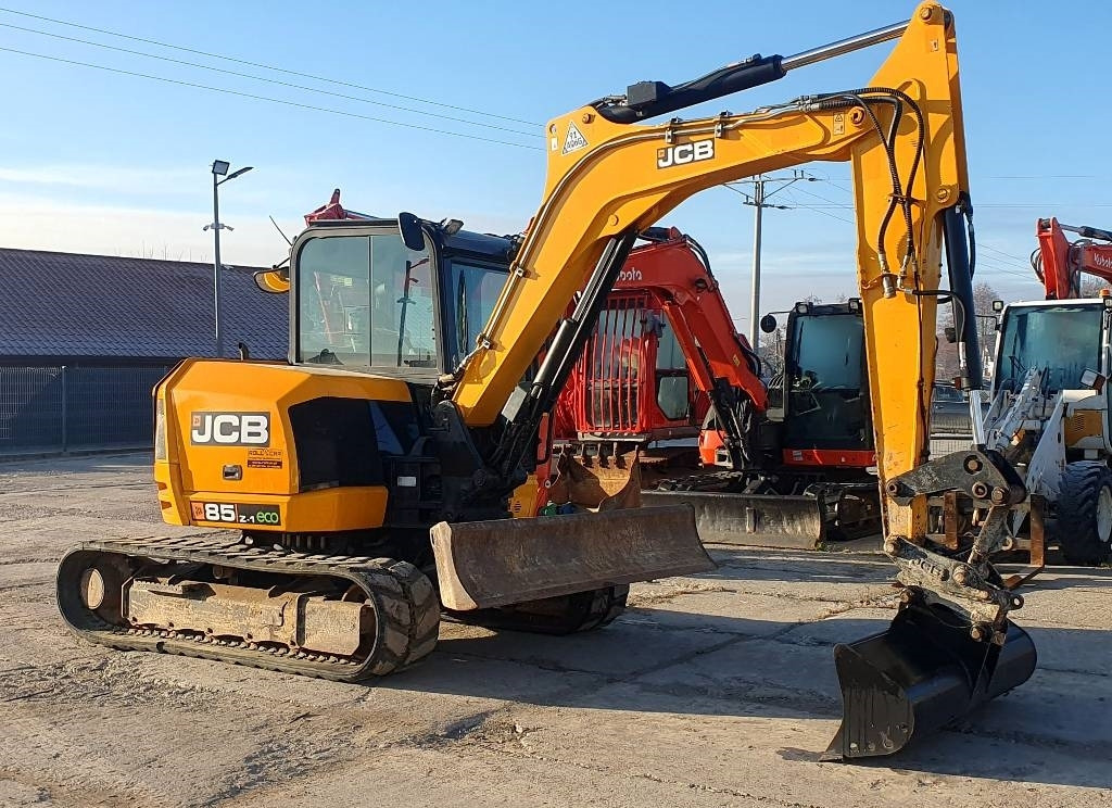 JCB 85 Z-1 - Minikuormaaja: kuva JCB 85 Z-1 - Minikuormaaja JCB 85 Z-1 - Minikuormaaja: kuva JCB 85 Z-1 - Minikuormaaja