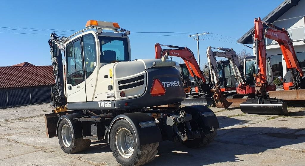 Terex TW 85 - Pyöräalustainen kaivinkone: kuva Terex TW 85 - Pyöräalustainen kaivinkone Terex TW 85 - Pyöräalustainen kaivinkone: kuva Terex TW 85 - Pyöräalustainen kaivinkone
