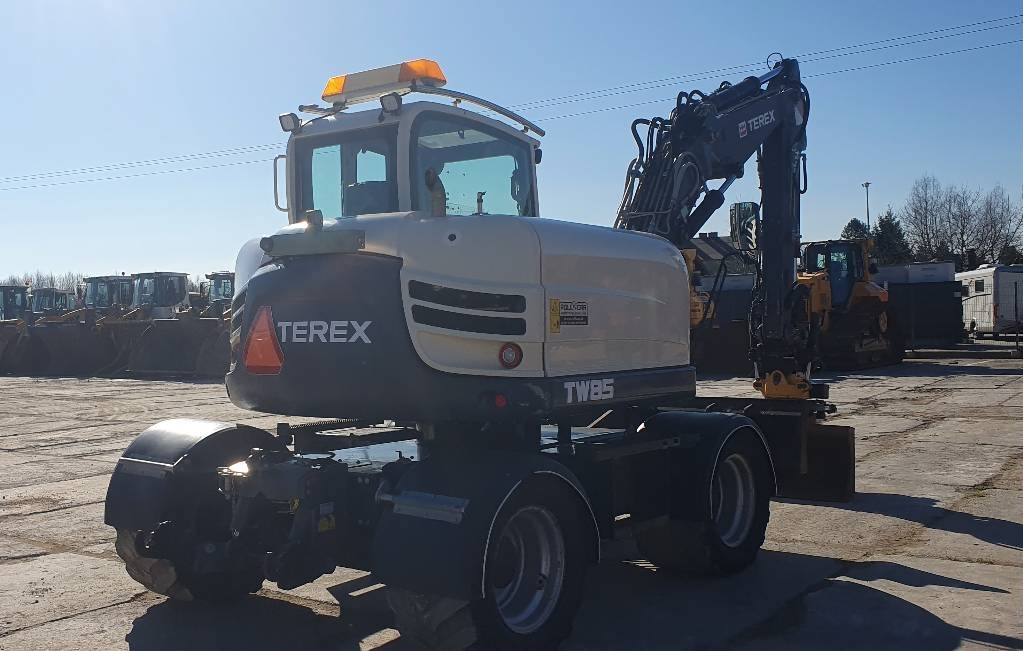 Terex TW 85 - Pyöräalustainen kaivinkone: kuva Terex TW 85 - Pyöräalustainen kaivinkone Terex TW 85 - Pyöräalustainen kaivinkone: kuva Terex TW 85 - Pyöräalustainen kaivinkone