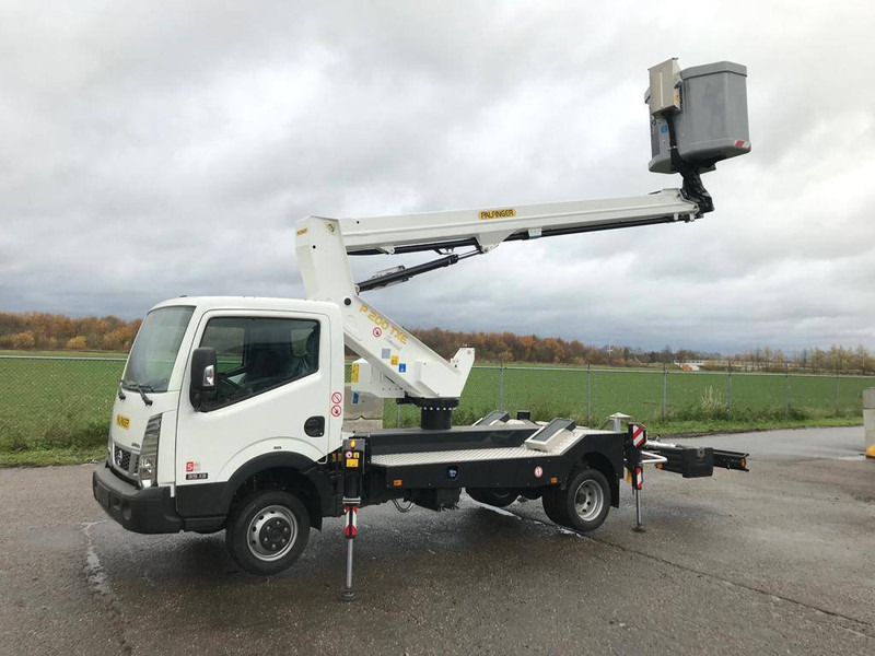 Palfinger P 200 T X E (closed basket) - Itsekulkevat henkilönostimet: kuva Palfinger P 200 T X E (closed basket) - Itsekulkevat henkilönostimet Palfinger P 200 T X E (closed basket) - Itsekulkevat henkilönostimet: kuva Palfinger P 200 T X E (closed basket) - Itsekulkevat henkilönostimet