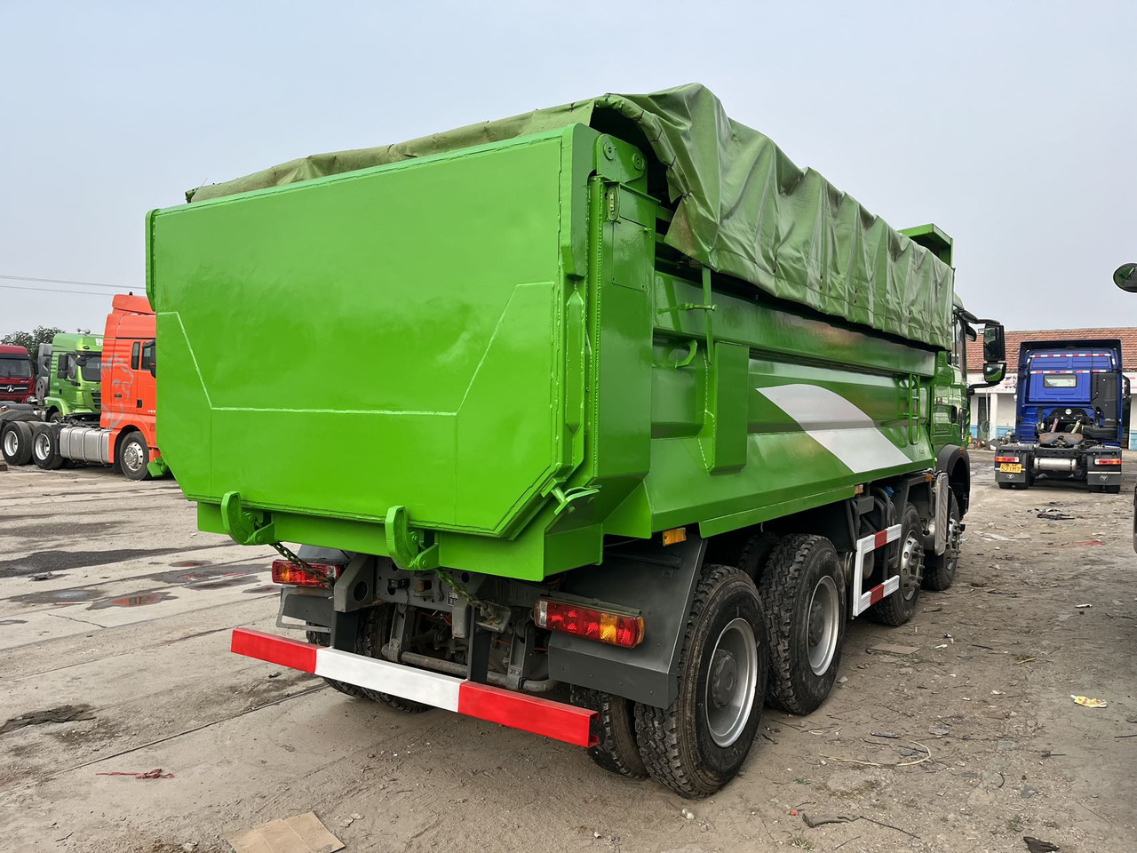 HOWO - Kippiauto kuorma-auto: kuva HOWO - Kippiauto kuorma-auto HOWO - Kippiauto kuorma-auto: kuva HOWO - Kippiauto kuorma-auto