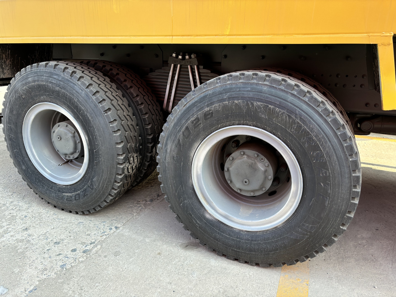 SINOTRUK HOWO - Kippiauto kuorma-auto: kuva SINOTRUK HOWO - Kippiauto kuorma-auto SINOTRUK HOWO - Kippiauto kuorma-auto: kuva SINOTRUK HOWO - Kippiauto kuorma-auto