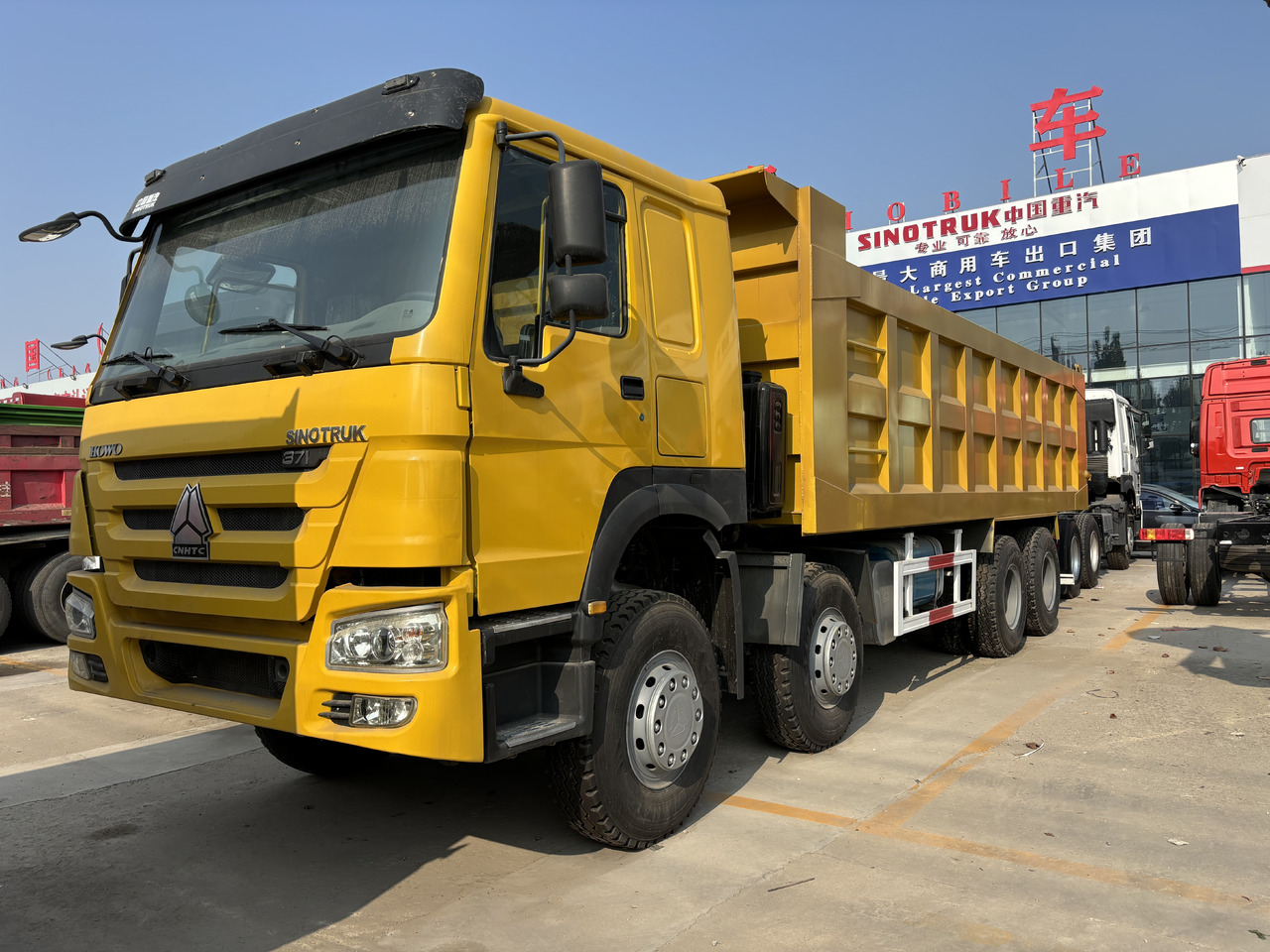 SINOTRUK HOWO - Kippiauto kuorma-auto: kuva SINOTRUK HOWO - Kippiauto kuorma-auto SINOTRUK HOWO - Kippiauto kuorma-auto: kuva SINOTRUK HOWO - Kippiauto kuorma-auto
