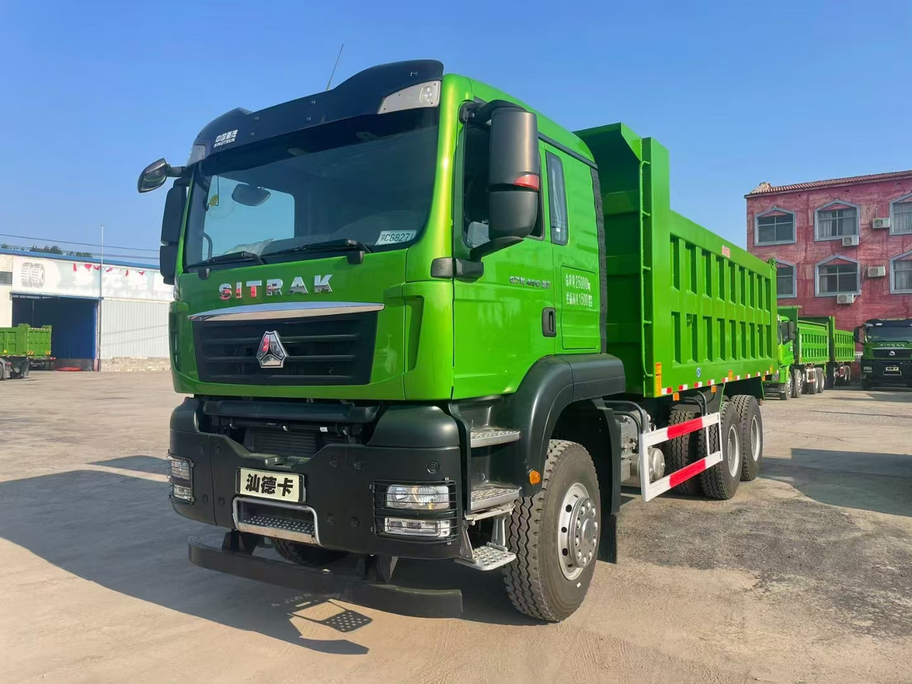 Sinotruck - Kippiauto kuorma-auto: kuva Sinotruck - Kippiauto kuorma-auto Sinotruck - Kippiauto kuorma-auto: kuva Sinotruck - Kippiauto kuorma-auto