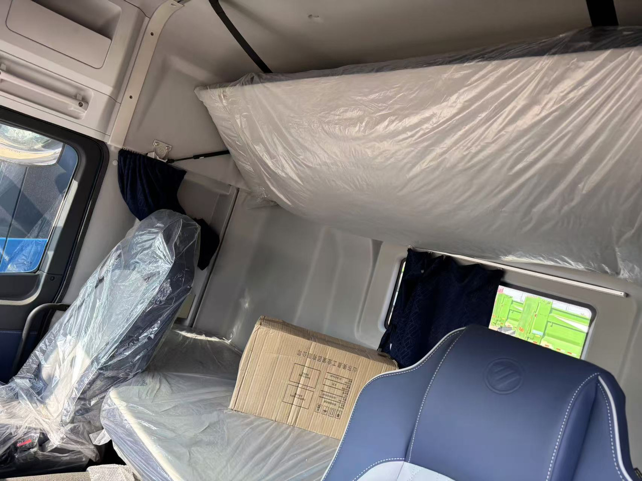 AUMAN - Vetopöytäauto: kuva AUMAN - Vetopöytäauto AUMAN - Vetopöytäauto: kuva AUMAN - Vetopöytäauto