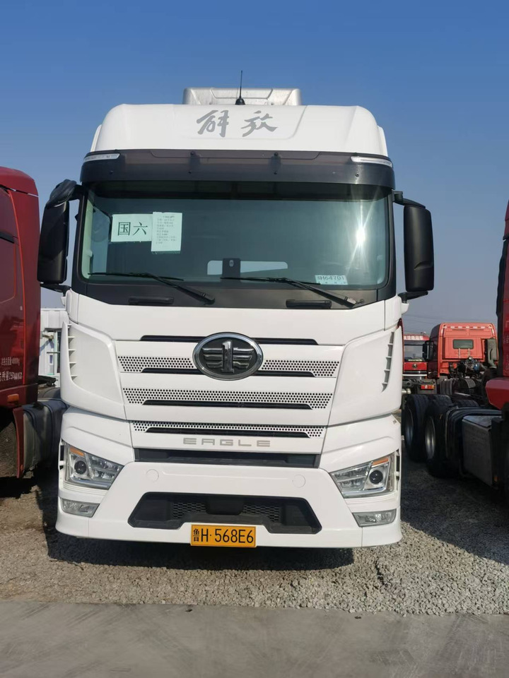 FAW J7 - Vetopöytäauto: kuva FAW J7 - Vetopöytäauto FAW J7 - Vetopöytäauto: kuva FAW J7 - Vetopöytäauto