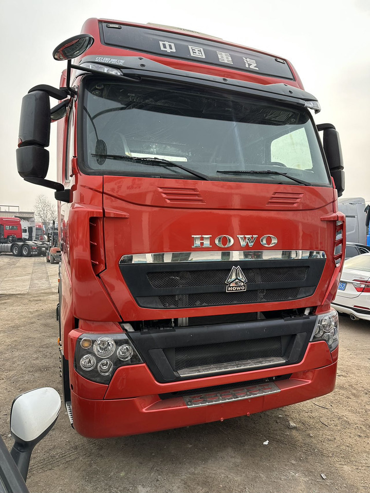 HOWO - Vetopöytäauto: kuva HOWO - Vetopöytäauto HOWO - Vetopöytäauto: kuva HOWO - Vetopöytäauto