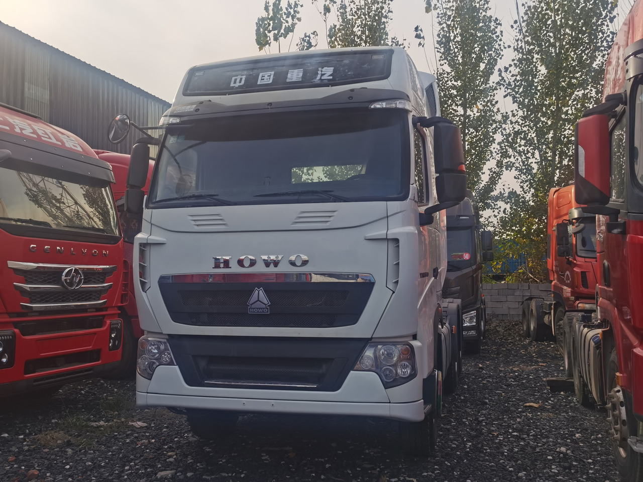 SINOTRUCK HOWO - Vetopöytäauto: kuva SINOTRUCK HOWO - Vetopöytäauto SINOTRUCK HOWO - Vetopöytäauto: kuva SINOTRUCK HOWO - Vetopöytäauto