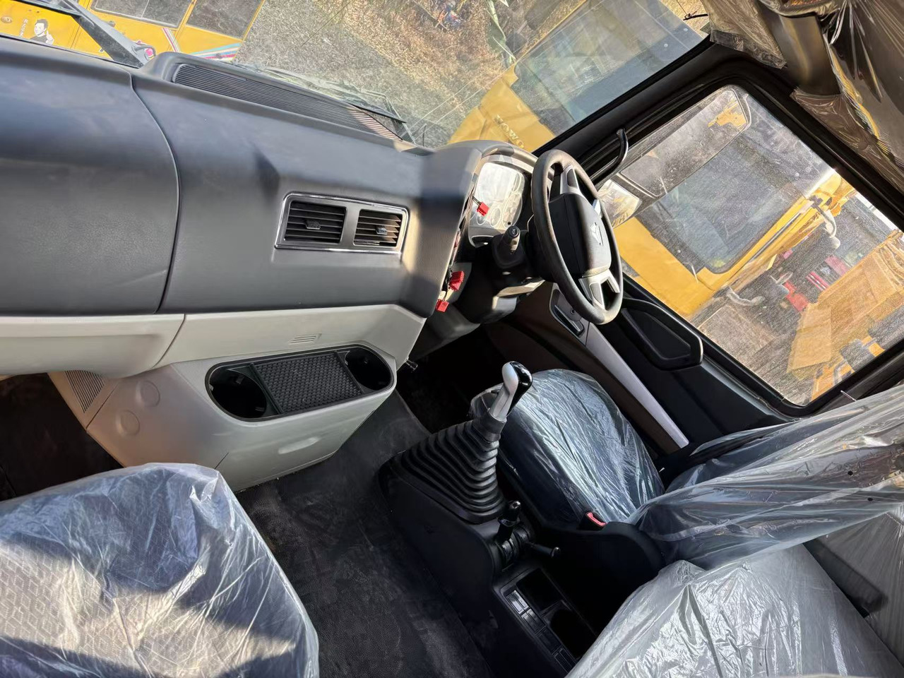 SINOTRUCK HOWO - Vetopöytäauto: kuva SINOTRUCK HOWO - Vetopöytäauto SINOTRUCK HOWO - Vetopöytäauto: kuva SINOTRUCK HOWO - Vetopöytäauto