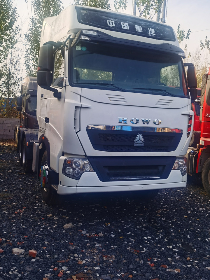 SINOTRUCK HOWO - Vetopöytäauto: kuva SINOTRUCK HOWO - Vetopöytäauto SINOTRUCK HOWO - Vetopöytäauto: kuva SINOTRUCK HOWO - Vetopöytäauto