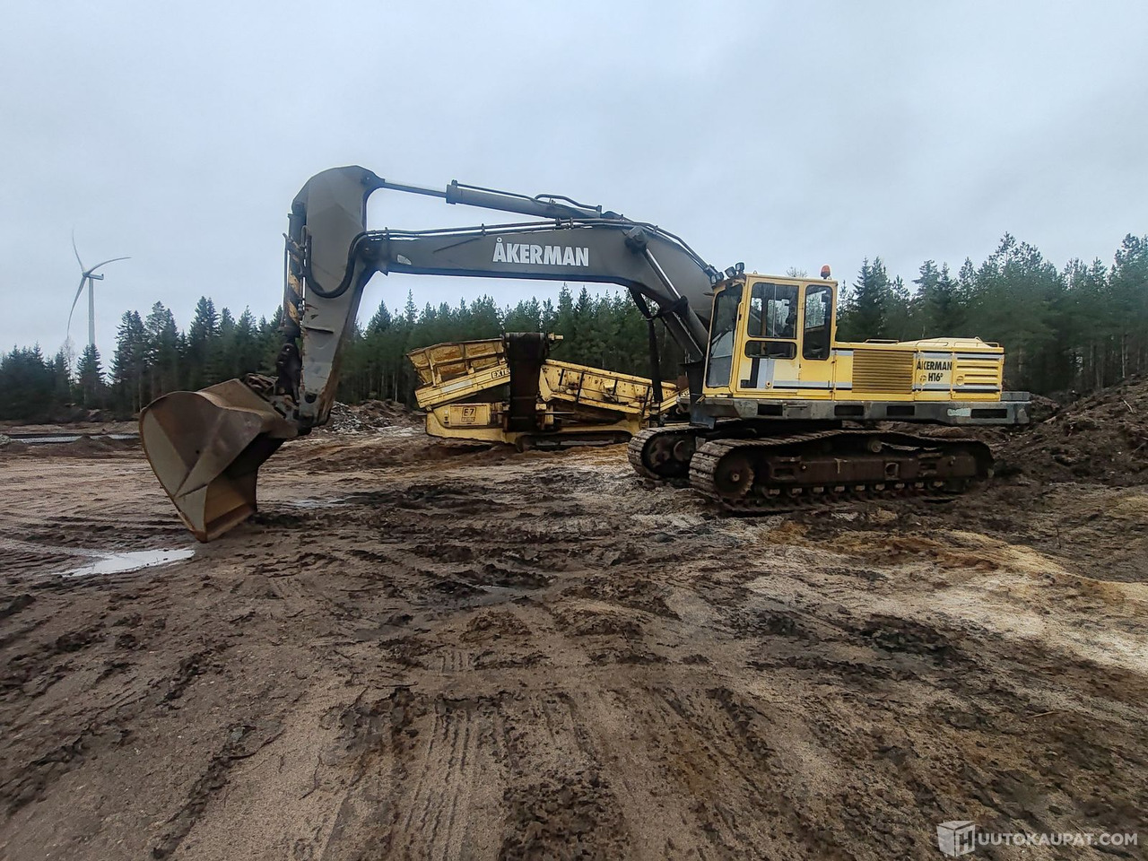 Åkerman H16D kaivinkone, 1992, Kurikka - Telakaivukone: kuva Åkerman H16D kaivinkone, 1992, Kurikka - Telakaivukone Åkerman H16D kaivinkone, 1992, Kurikka - Telakaivukone: kuva Åkerman H16D kaivinkone, 1992, Kurikka - Telakaivukone