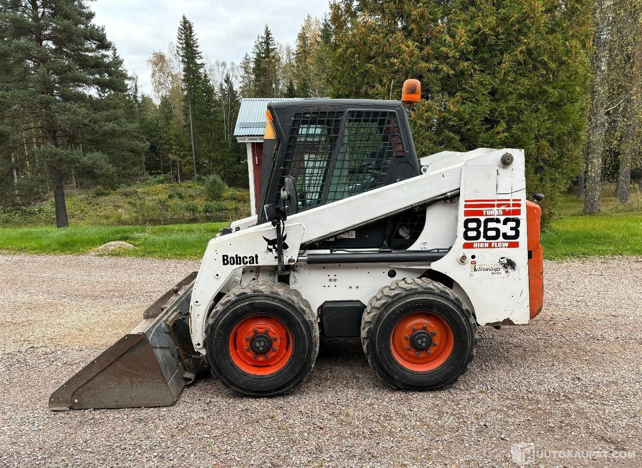 Bobcat 863, 2001, 2.7 l, 5120h, Askola - Liukuohjattu kuormaaja: kuva Bobcat 863, 2001, 2.7 l, 5120h, Askola - Liukuohjattu kuormaaja Bobcat 863, 2001, 2.7 l, 5120h, Askola - Liukuohjattu kuormaaja: kuva Bobcat 863, 2001, 2.7 l, 5120h, Askola - Liukuohjattu kuormaaja