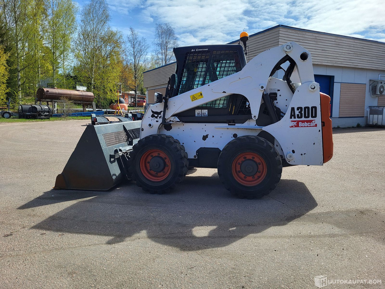 Bobcat A300, liukuohjattava kuormaaja, nelipyöräohjaus,, Kouvola - Liukuohjattu kuormaaja: kuva Bobcat A300, liukuohjattava kuormaaja, nelipyöräohjaus,, Kouvola - Liukuohjattu kuormaaja Bobcat A300, liukuohjattava kuormaaja, nelipyöräohjaus,, Kouvola - Liukuohjattu kuormaaja: kuva Bobcat A300, liukuohjattava kuormaaja, nelipyöräohjaus,, Kouvola - Liukuohjattu kuormaaja