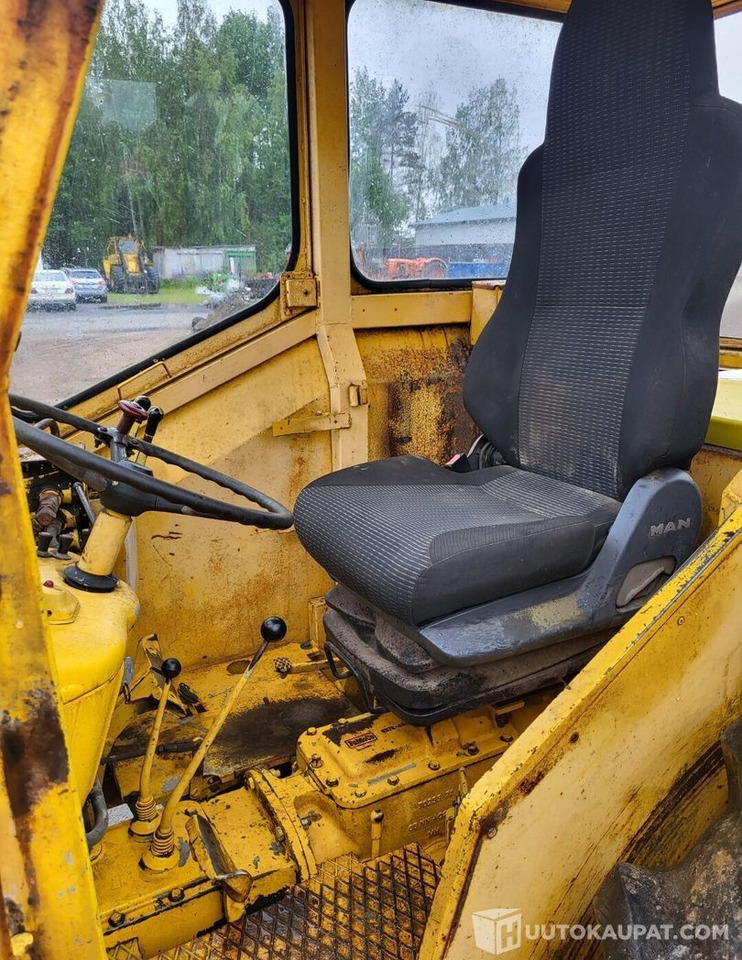 Ford 4550, 1971, Diesel Traktori + etukuormaaja MTK25, Virrat - Traktori: kuva  Ford 4550, 1971, Diesel Traktori + etukuormaaja MTK25, Virrat - Traktori Ford 4550, 1971, Diesel Traktori + etukuormaaja MTK25, Virrat - Traktori: kuva  Ford 4550, 1971, Diesel Traktori + etukuormaaja MTK25, Virrat - Traktori
