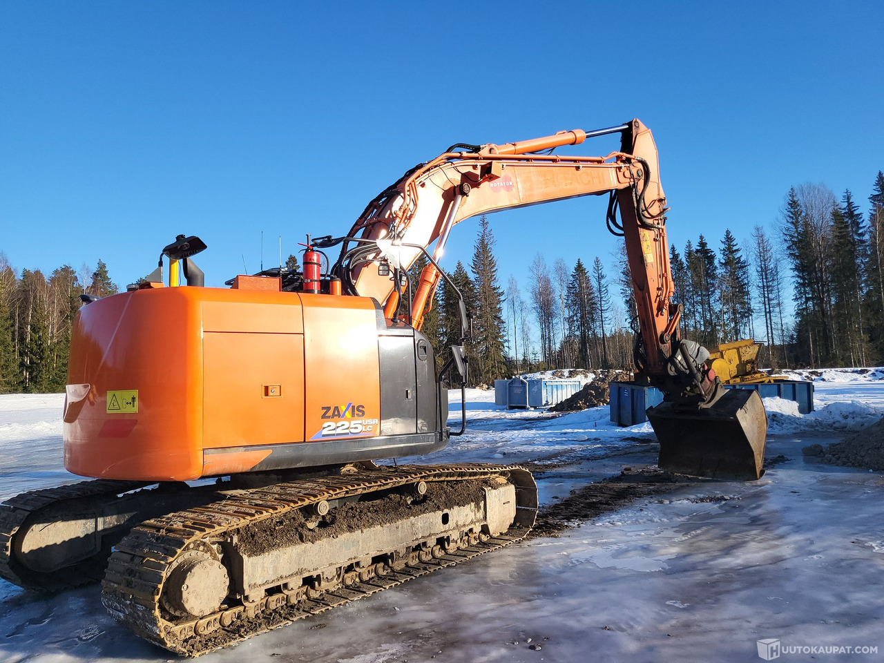 Hitachi ZX225USRLC- 6, 2017, Mäntsälä - Telakaivukone: kuva Hitachi ZX225USRLC- 6, 2017, Mäntsälä - Telakaivukone Hitachi ZX225USRLC- 6, 2017, Mäntsälä - Telakaivukone: kuva Hitachi ZX225USRLC- 6, 2017, Mäntsälä - Telakaivukone