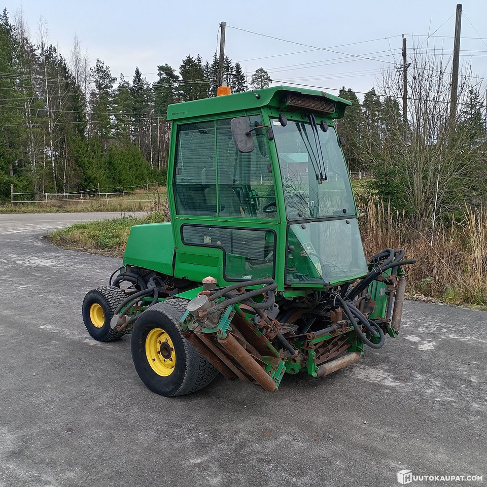 John Deere 3235 kelaleikkuri, 4 WD ja hytti, Hollola - Ruohonleikkuri: kuva John Deere 3235 kelaleikkuri, 4 WD ja hytti, Hollola - Ruohonleikkuri John Deere 3235 kelaleikkuri, 4 WD ja hytti, Hollola - Ruohonleikkuri: kuva John Deere 3235 kelaleikkuri, 4 WD ja hytti, Hollola - Ruohonleikkuri